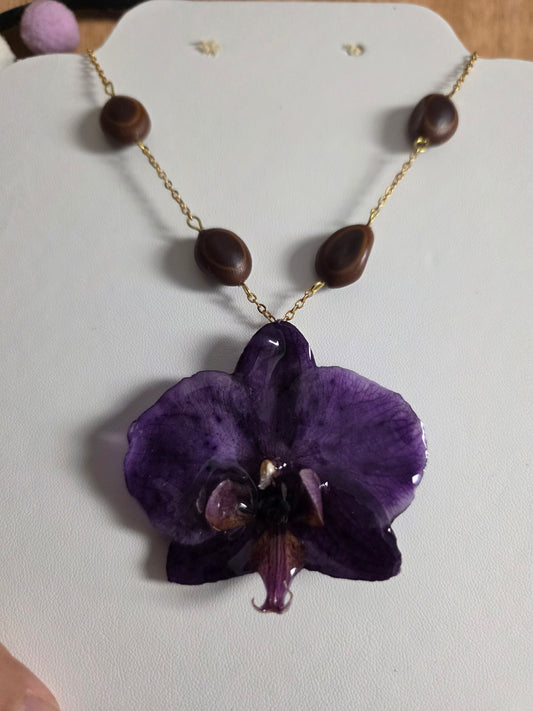 Orquidea Oreja de Mono Necklace