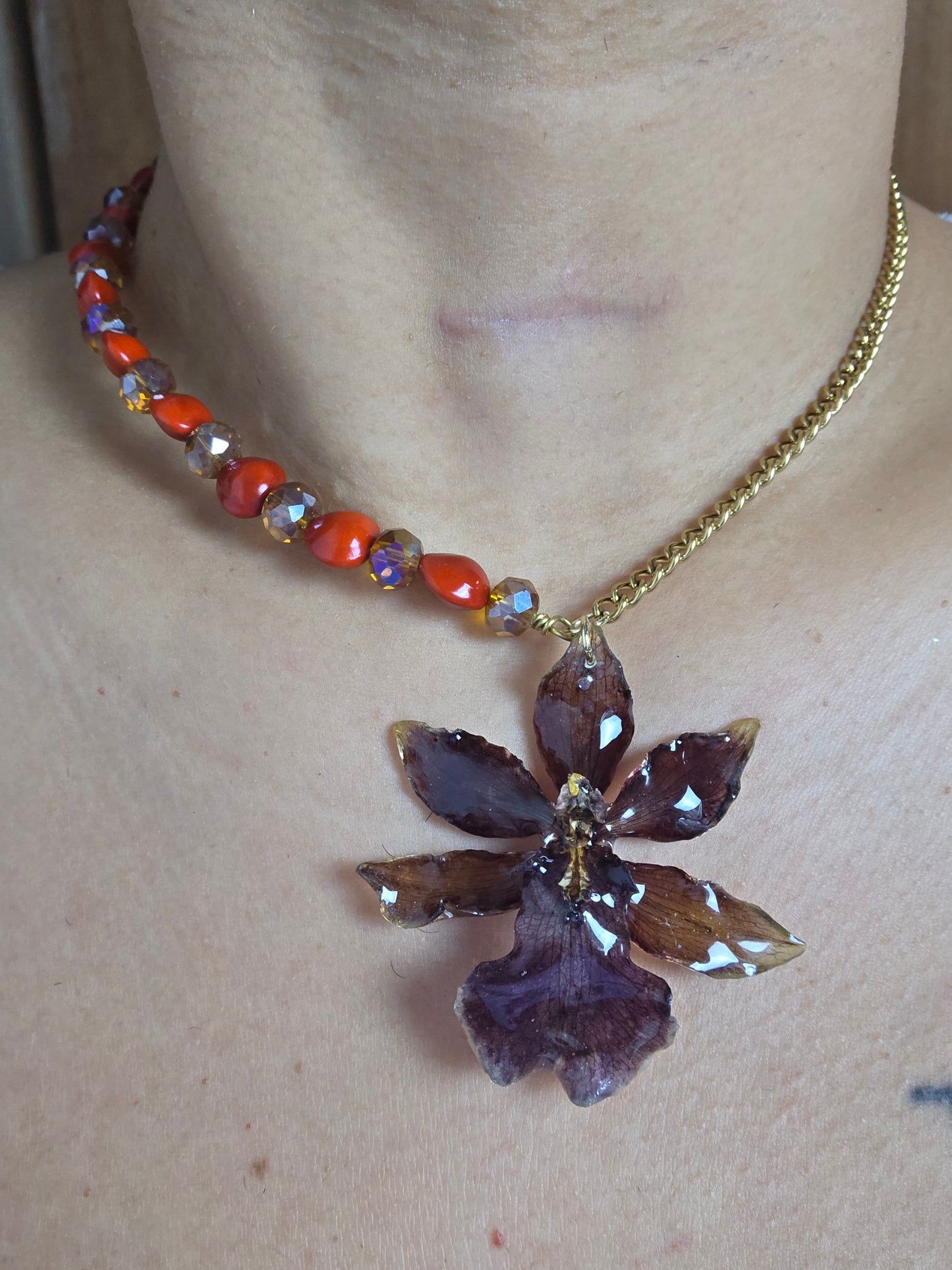 Collar Orquídea Natural Preservada con Semillas
