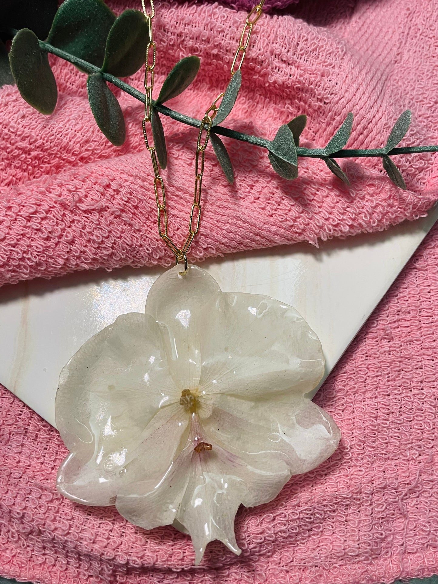 White Orchids Necklace