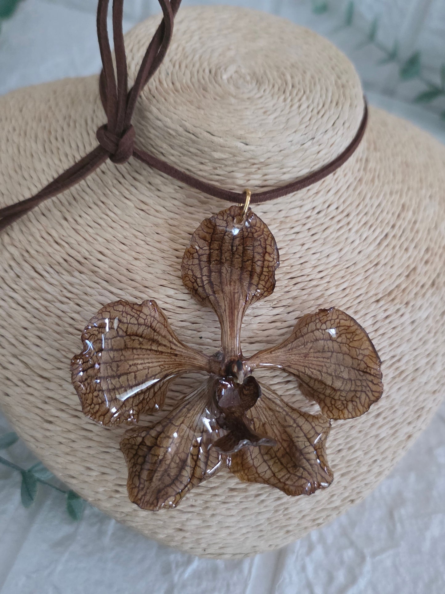 Orchid Brown Choker